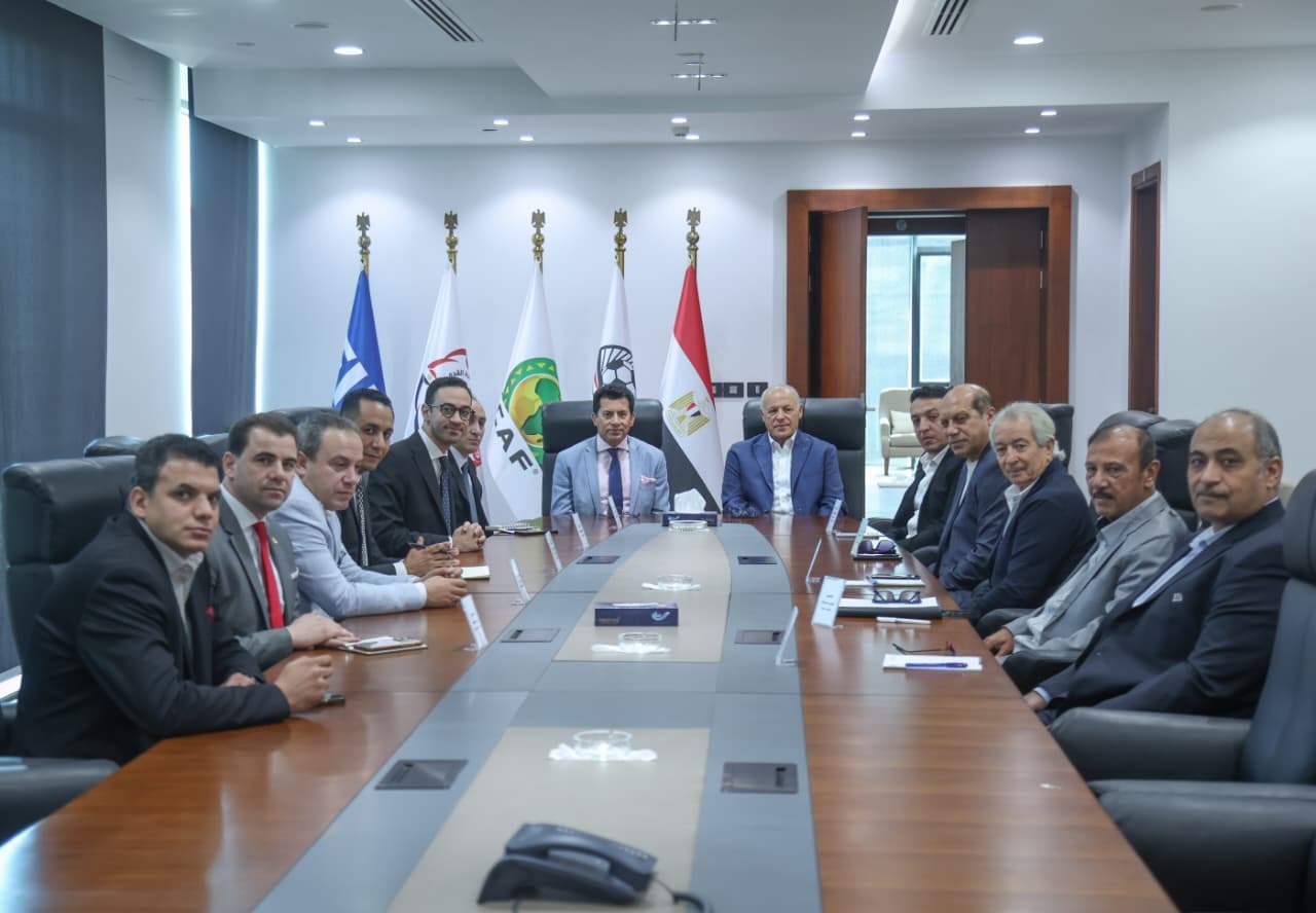 اجتماع وزير الرياضة